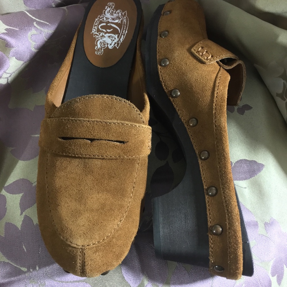 🔥🔥 Vintage studded suede mules